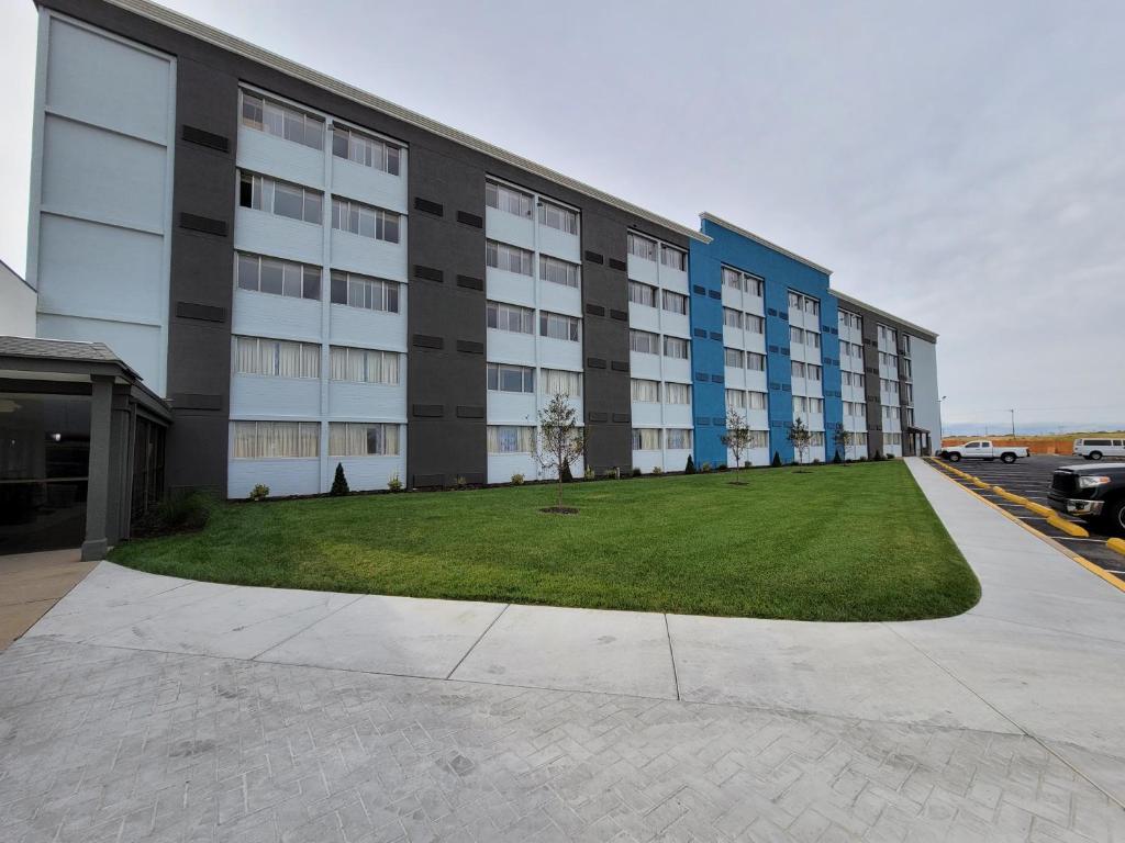 Hawthorn Extended Stay By Wyndham Wichita Airport Buitenkant foto