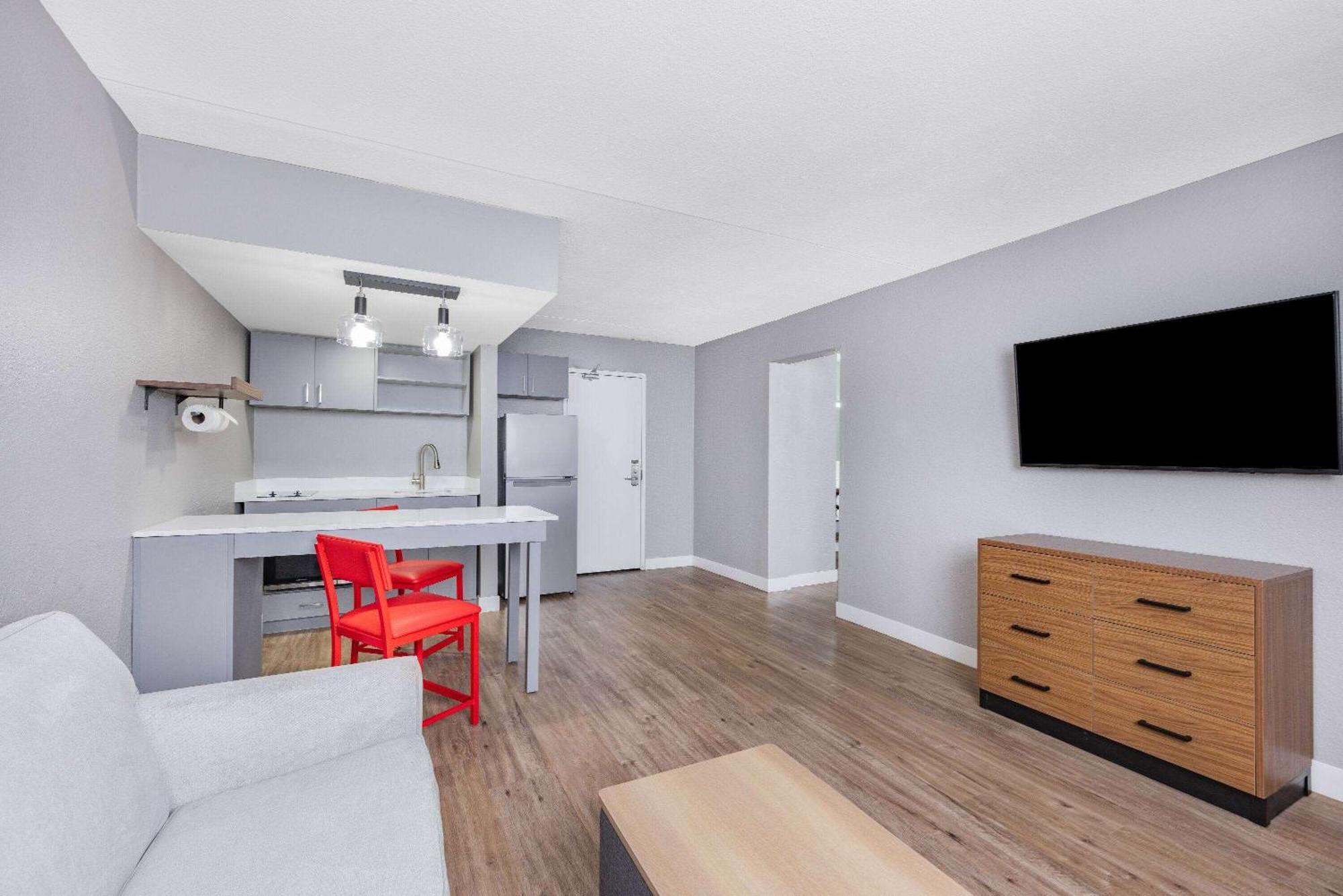 Hawthorn Extended Stay By Wyndham Wichita Airport Buitenkant foto