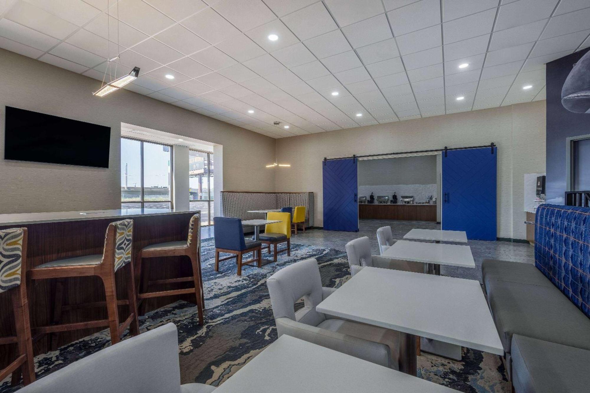 Hawthorn Extended Stay By Wyndham Wichita Airport Buitenkant foto