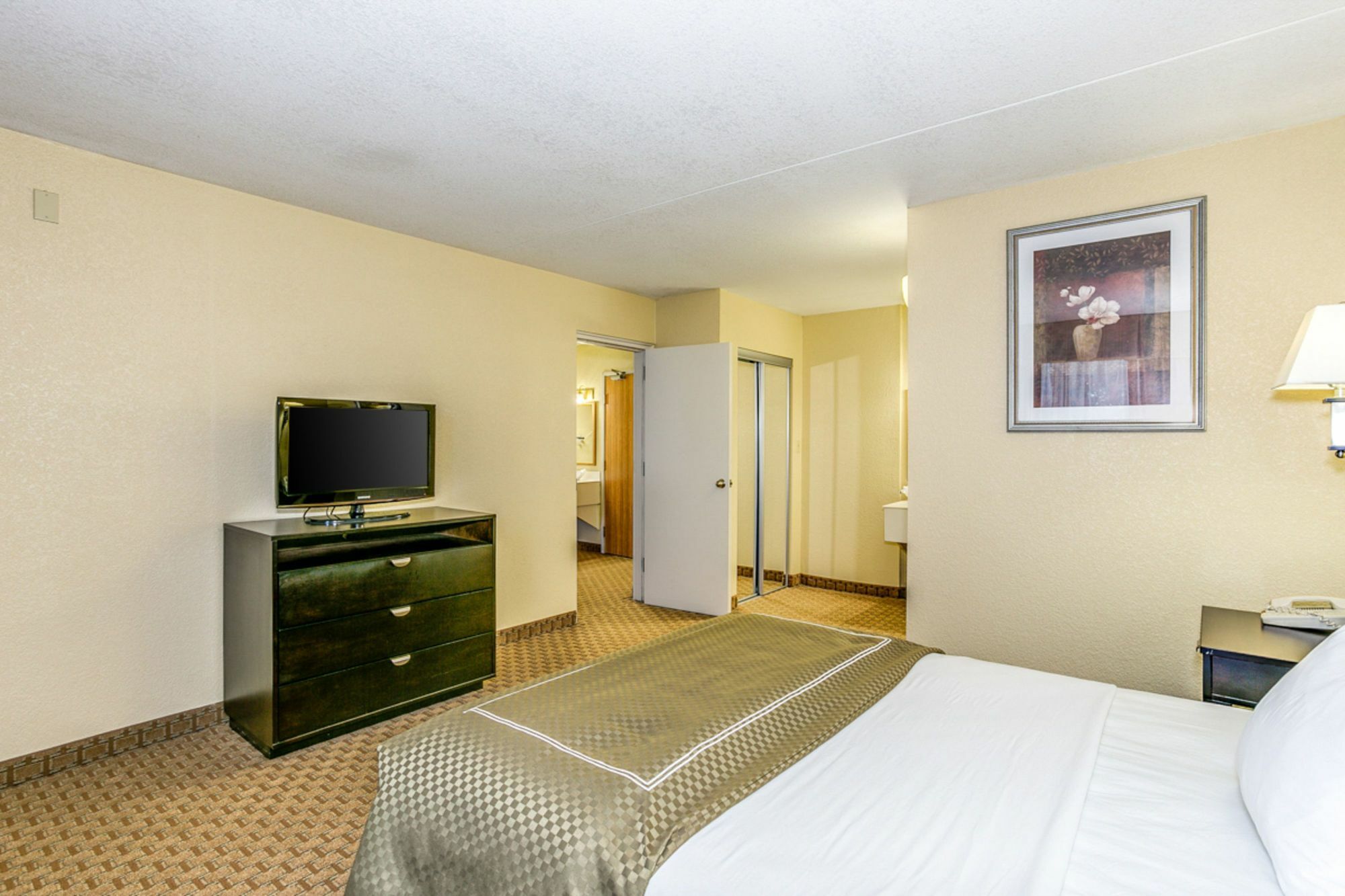 Hawthorn Extended Stay By Wyndham Wichita Airport Buitenkant foto