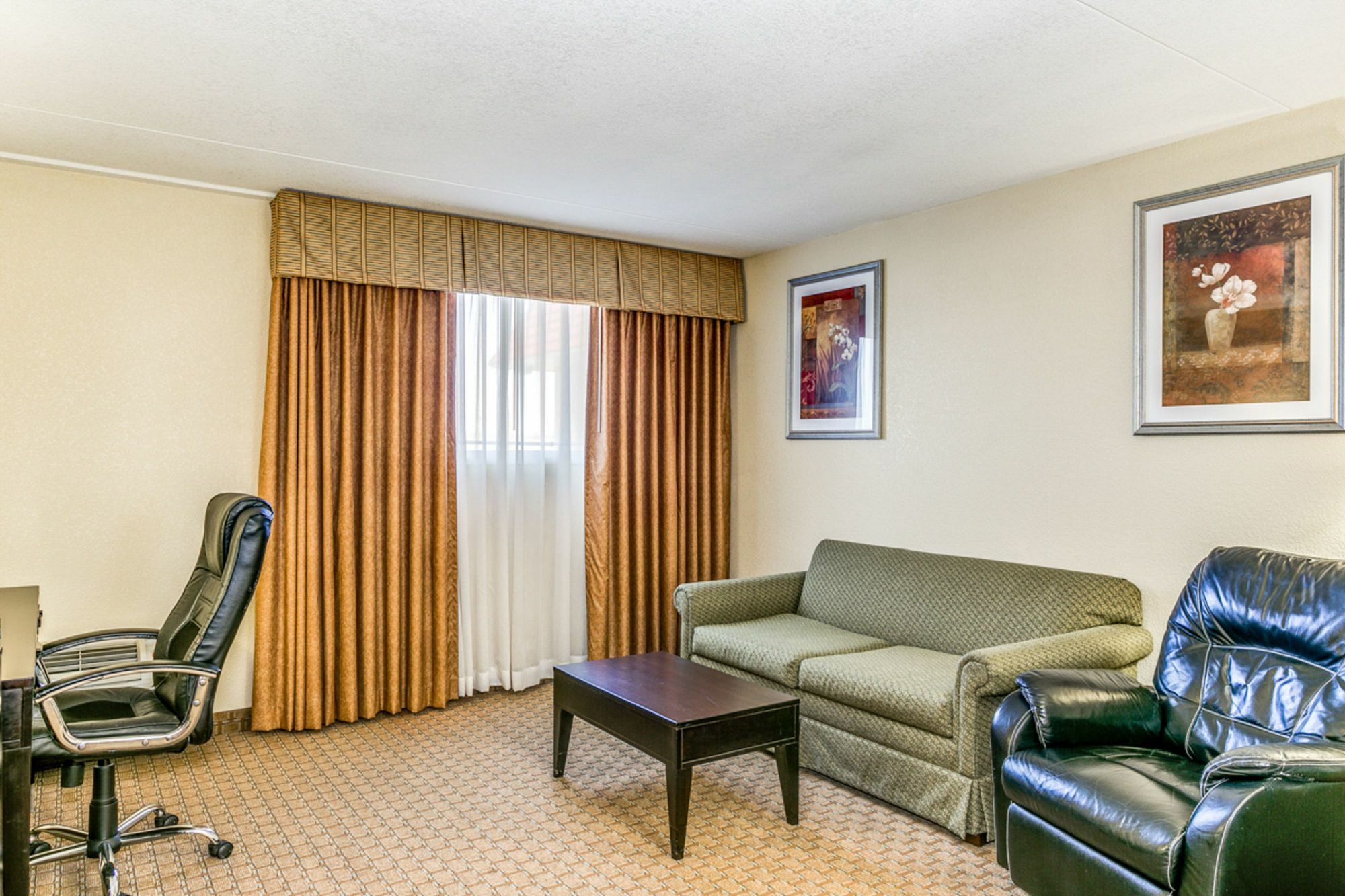 Hawthorn Extended Stay By Wyndham Wichita Airport Buitenkant foto